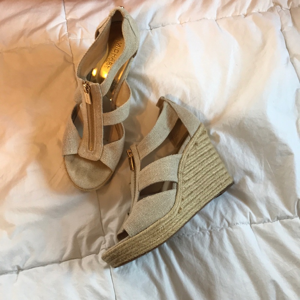 🌿ALL MUST GO🌿 Michael Kors wedges
